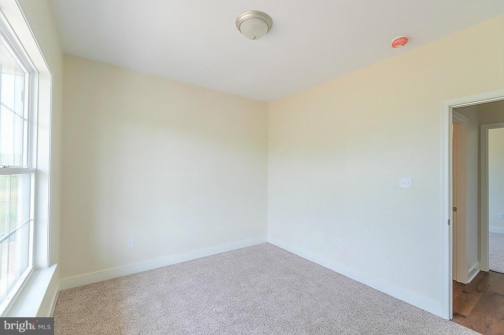 THE LAKES AT MARTINSBURG - Residential Lease