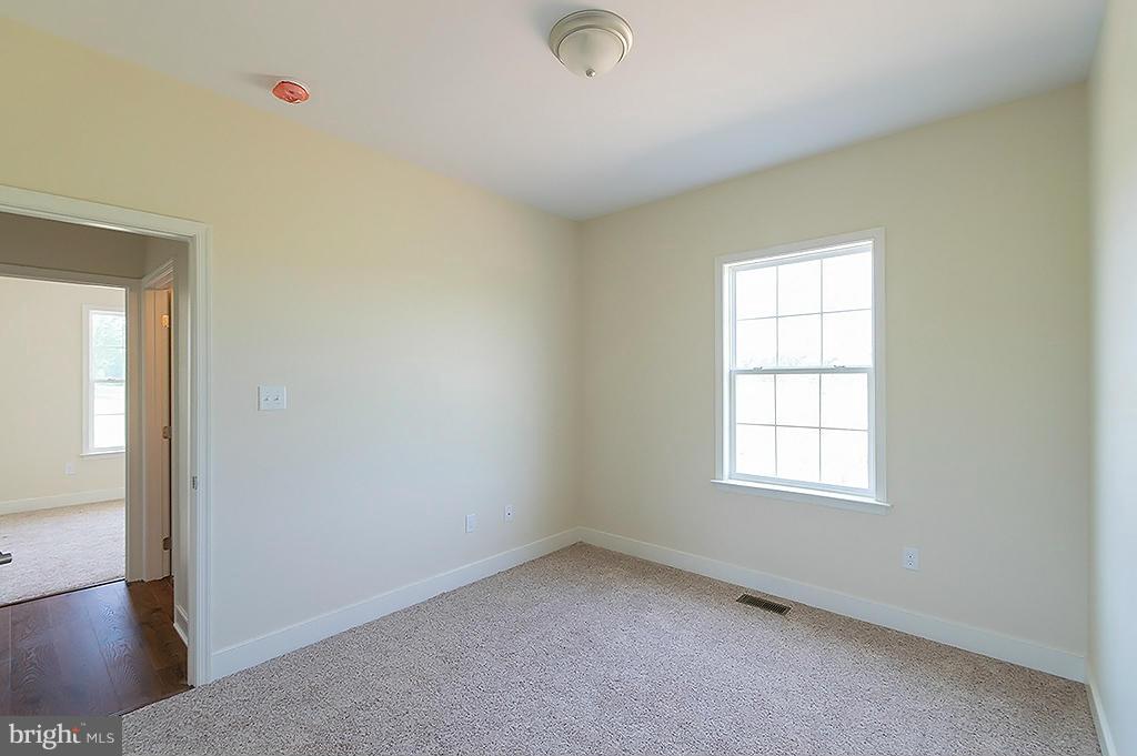 THE LAKES AT MARTINSBURG - Residential Lease