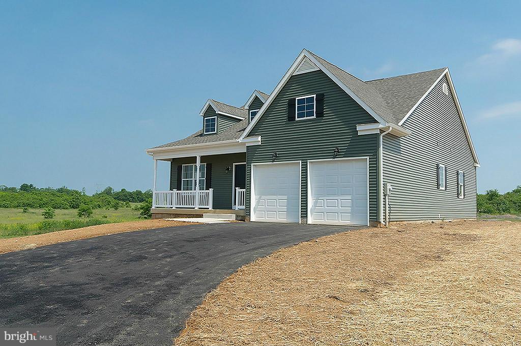 THE LAKES AT MARTINSBURG - Residential Lease