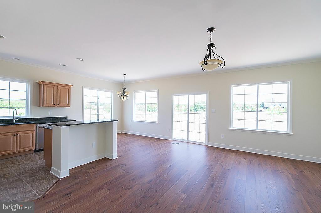 THE LAKES AT MARTINSBURG - Residential Lease