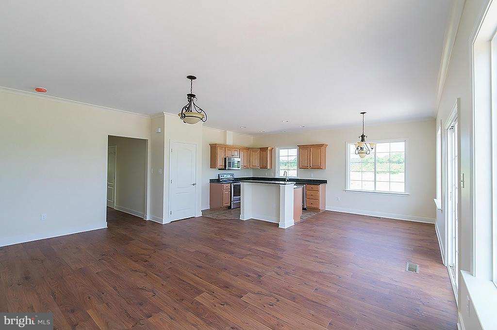 THE LAKES AT MARTINSBURG - Residential Lease