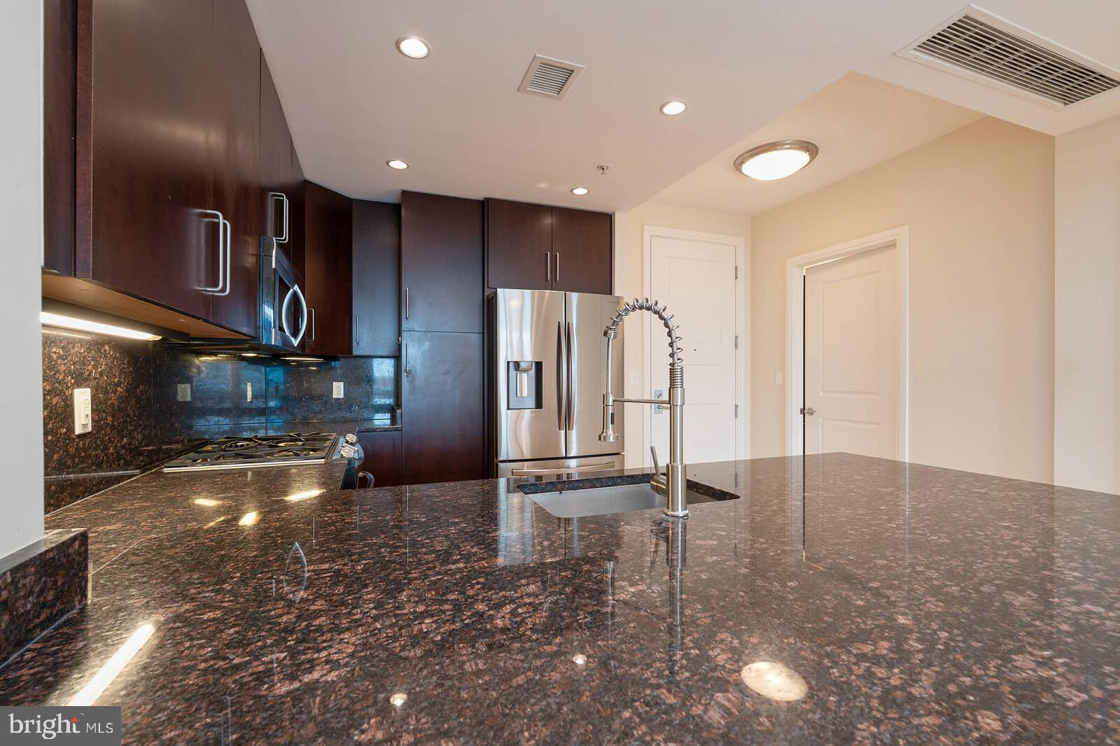 ONE PARK CREST CONDOMINIUM - Residential