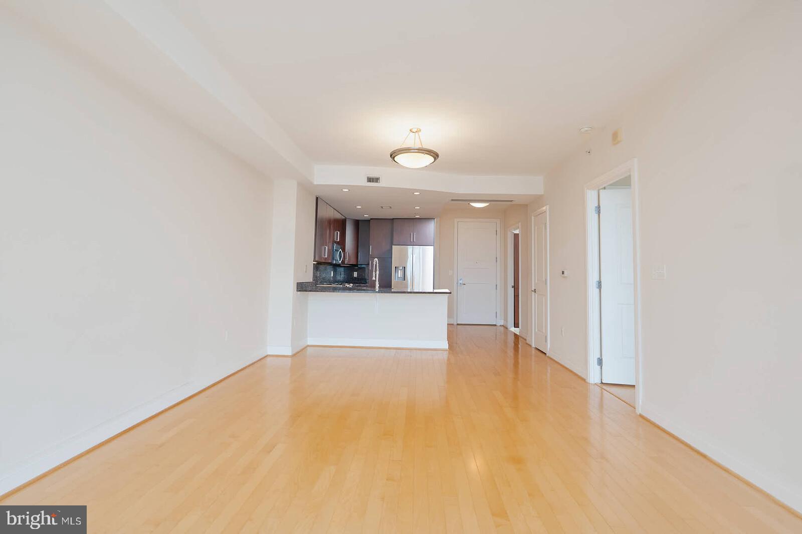 ONE PARK CREST CONDOMINIUM - Residential