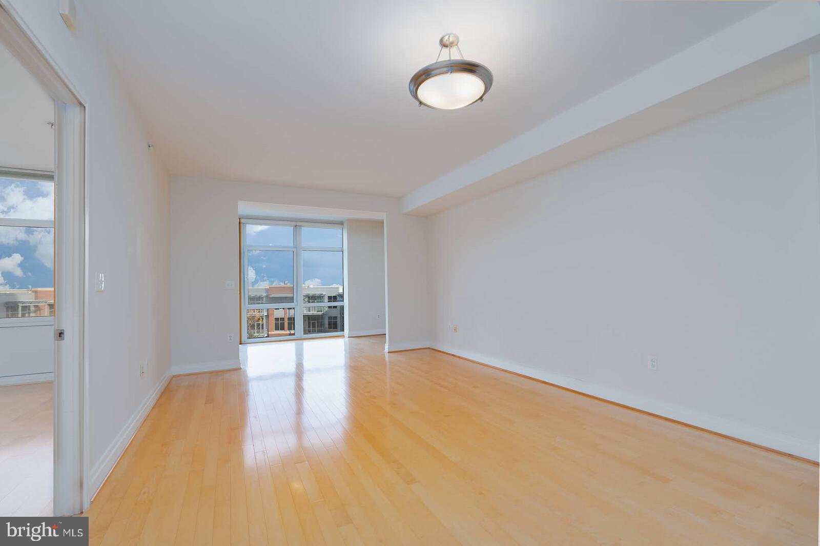 ONE PARK CREST CONDOMINIUM - Residential