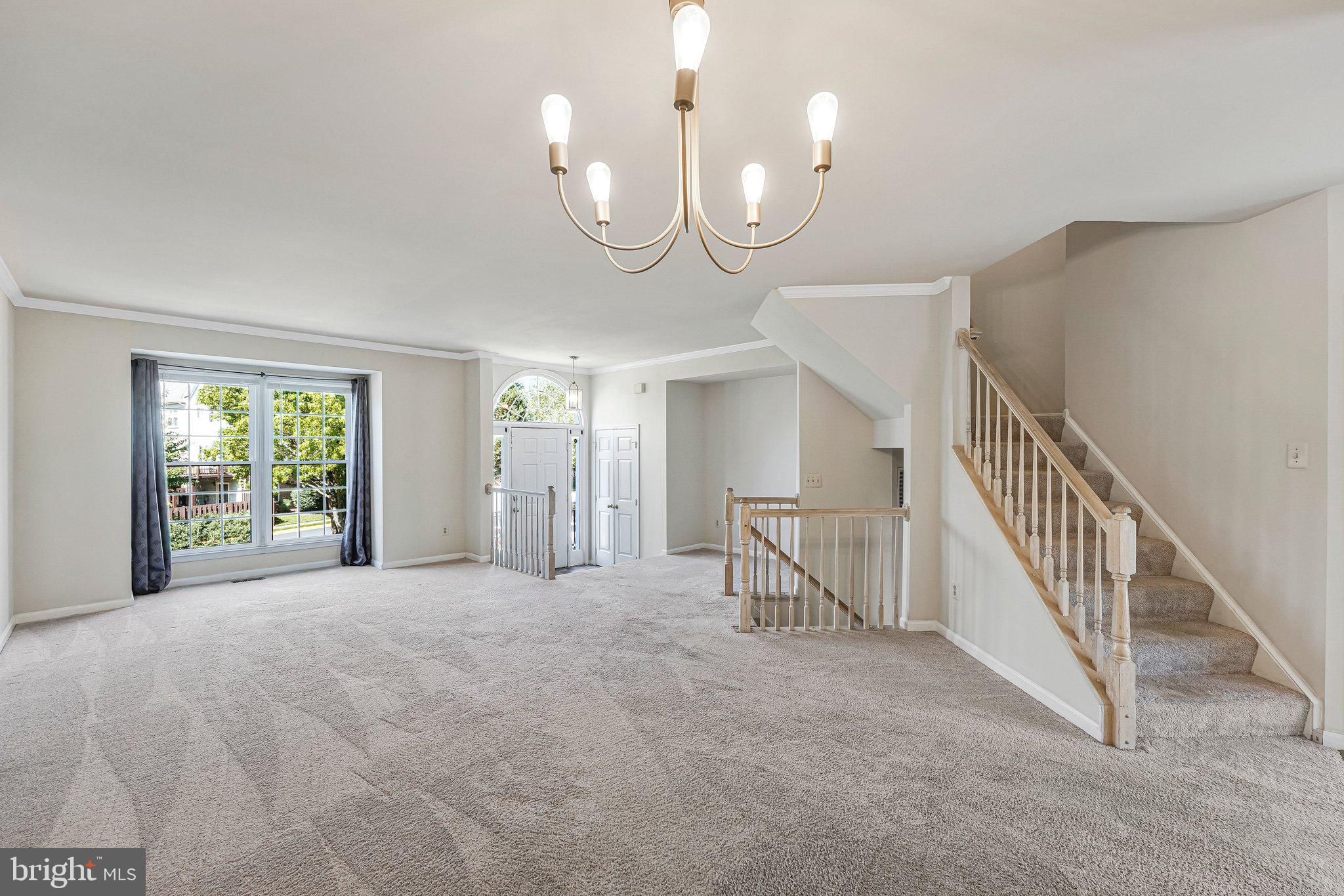 7059 KINGS MANOR DR 7059