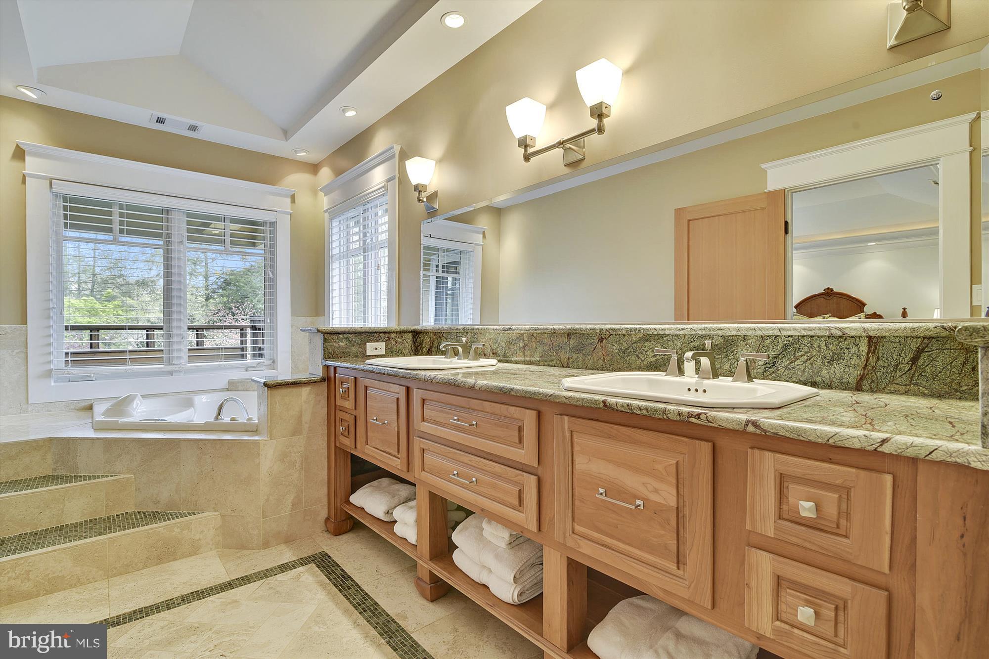 RAVENWOOD PARK - Residential