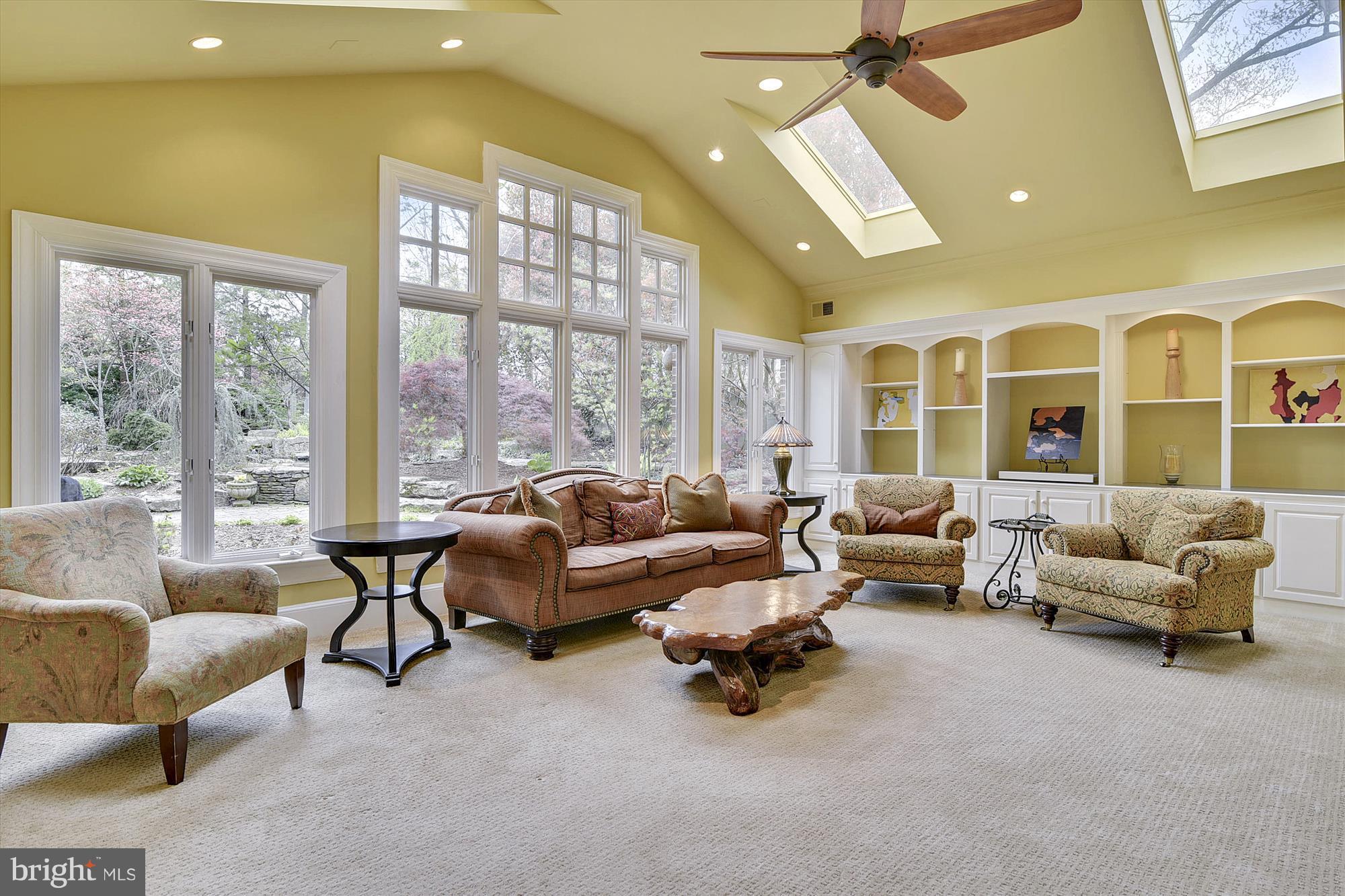 RAVENWOOD PARK - Residential