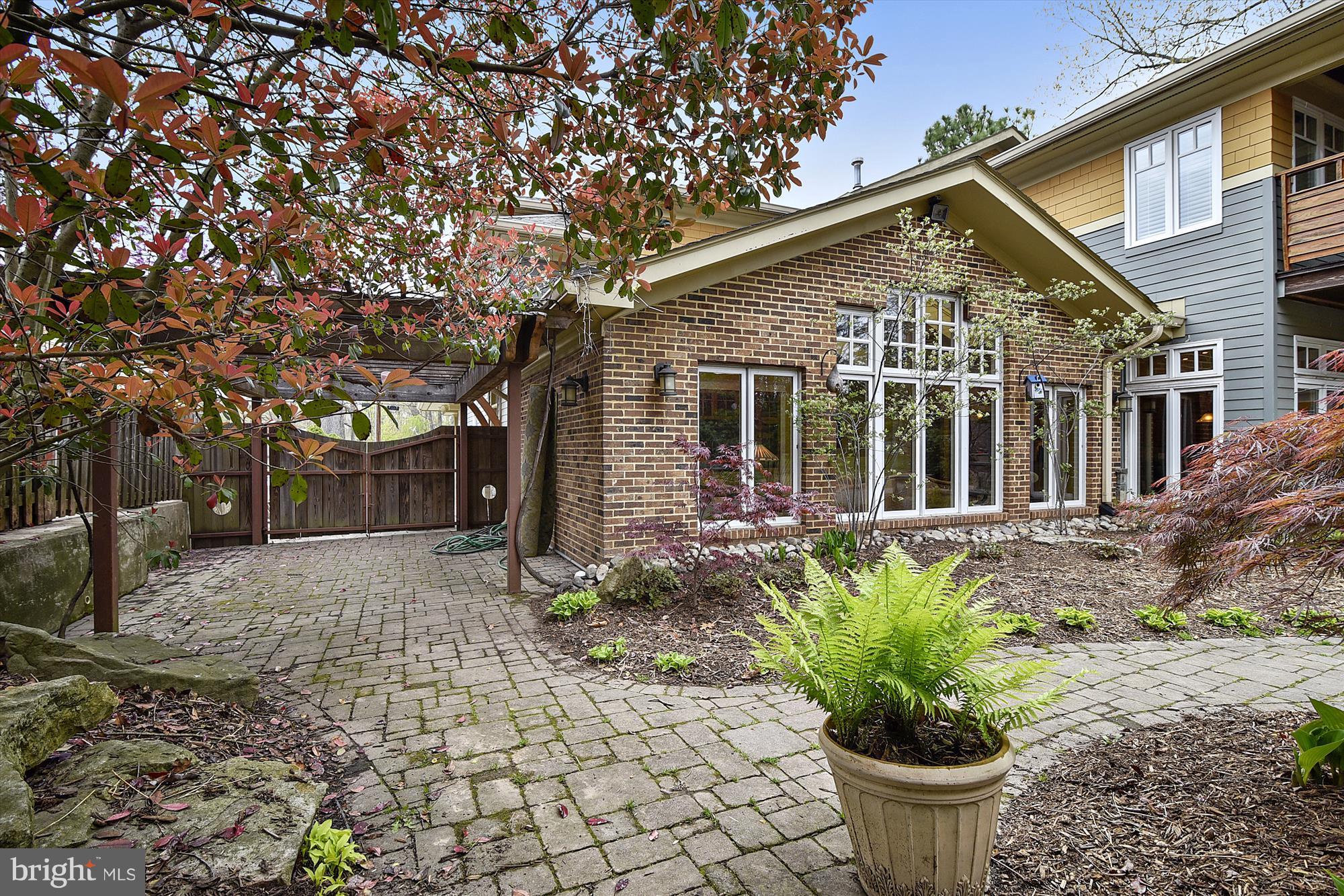 RAVENWOOD PARK - Residential