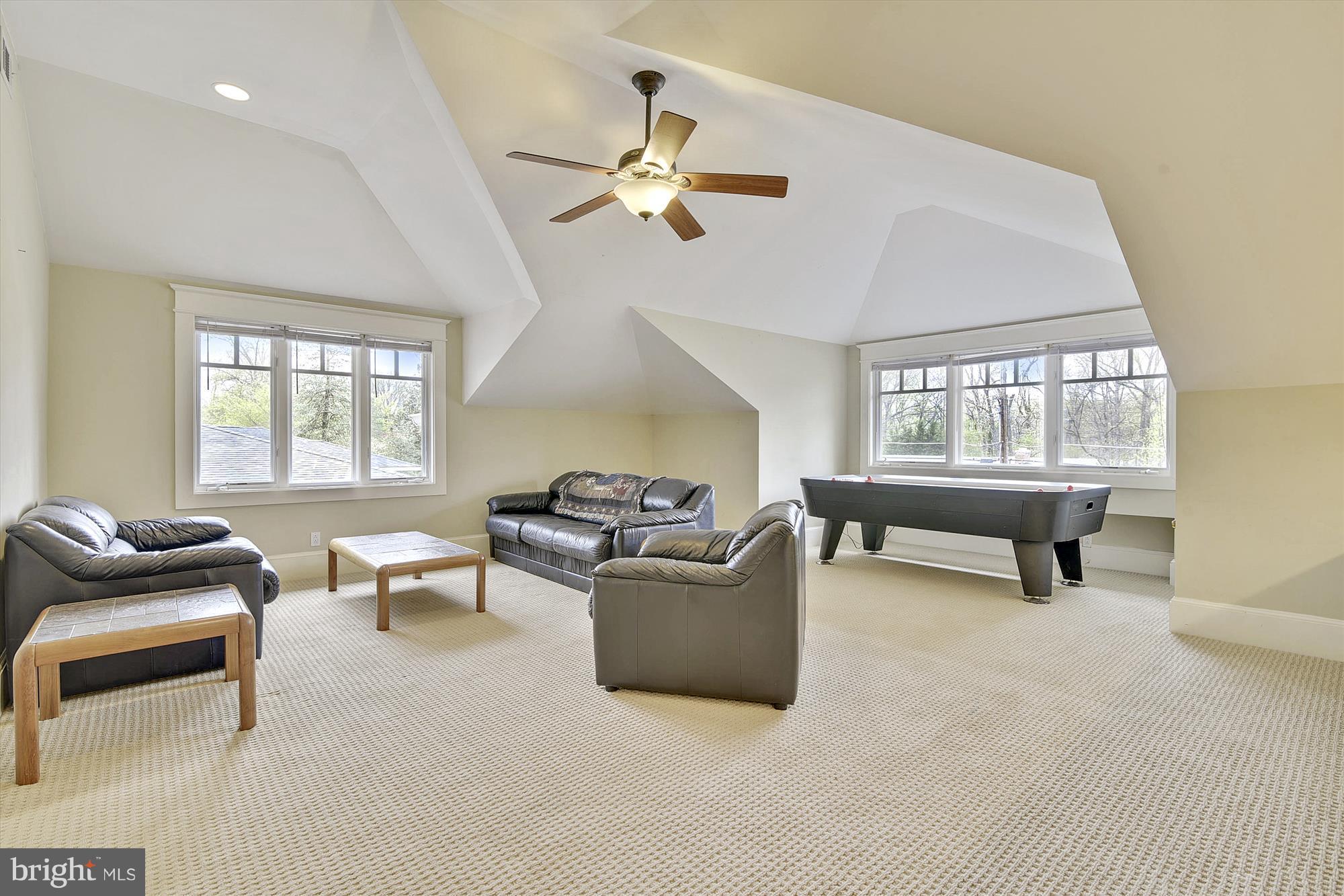 RAVENWOOD PARK - Residential