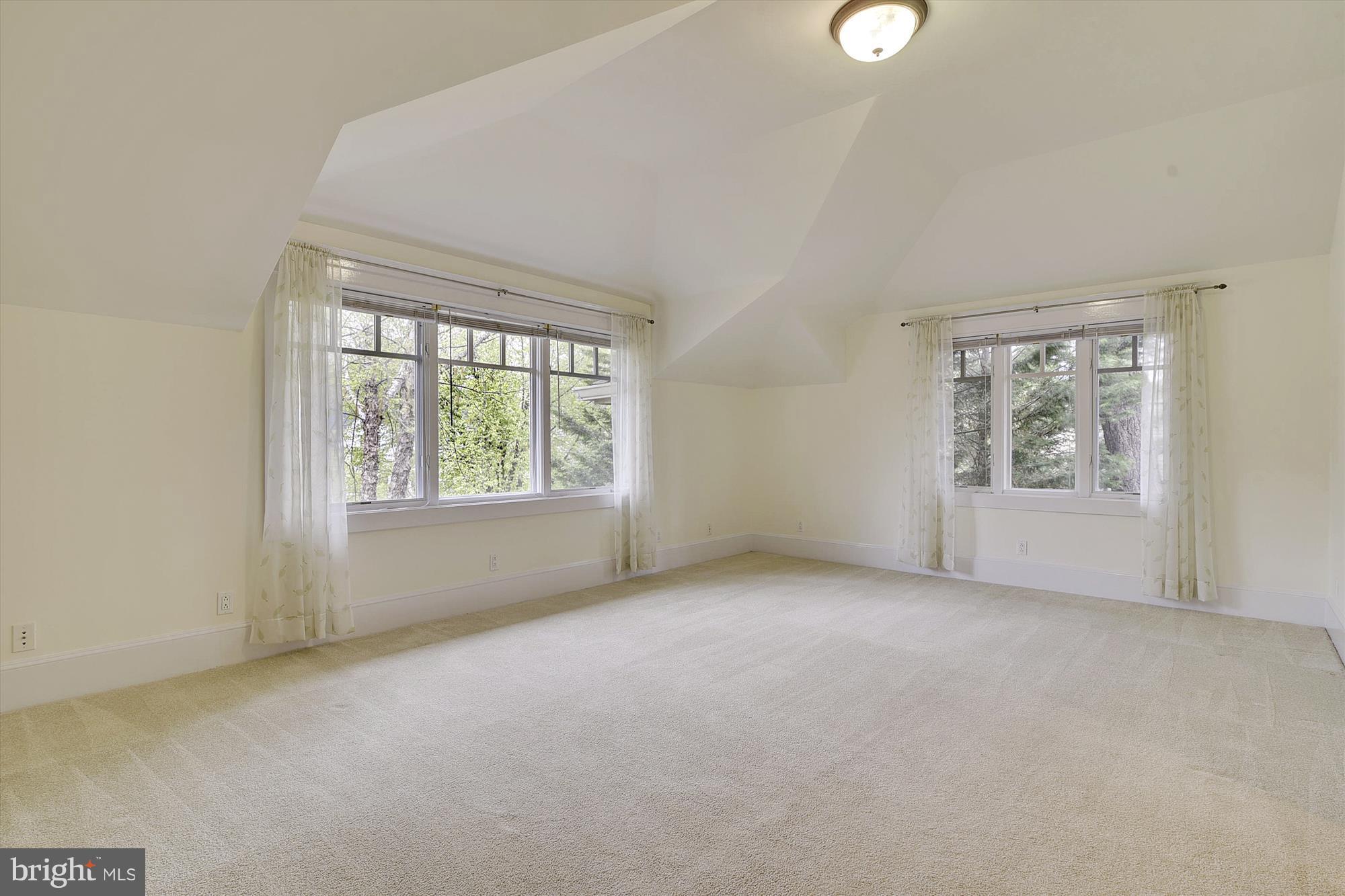 RAVENWOOD PARK - Residential