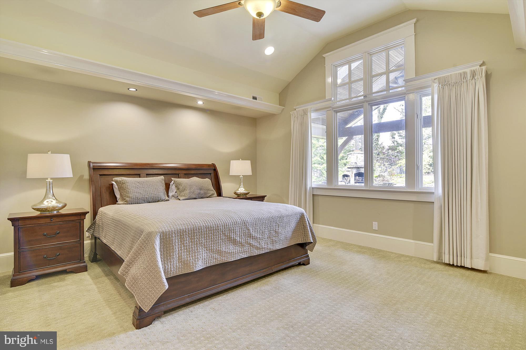 RAVENWOOD PARK - Residential