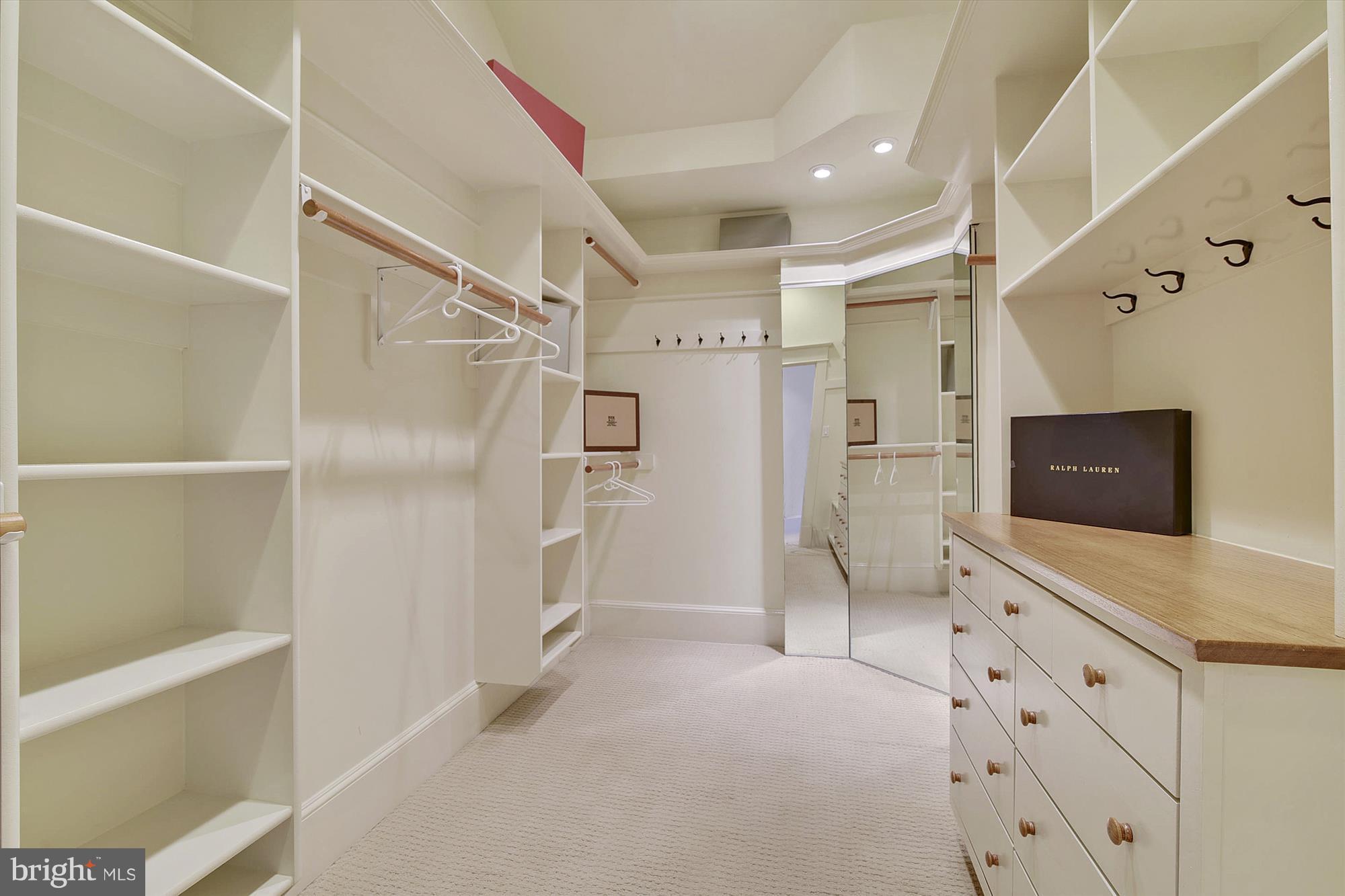 RAVENWOOD PARK - Residential