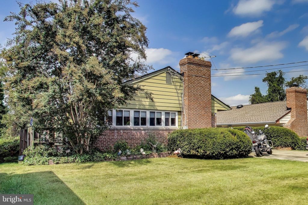 Photo of 10146 Dallas Avenue, SILVER SPRING, MD 20901 (MLS # MDMC2199968)