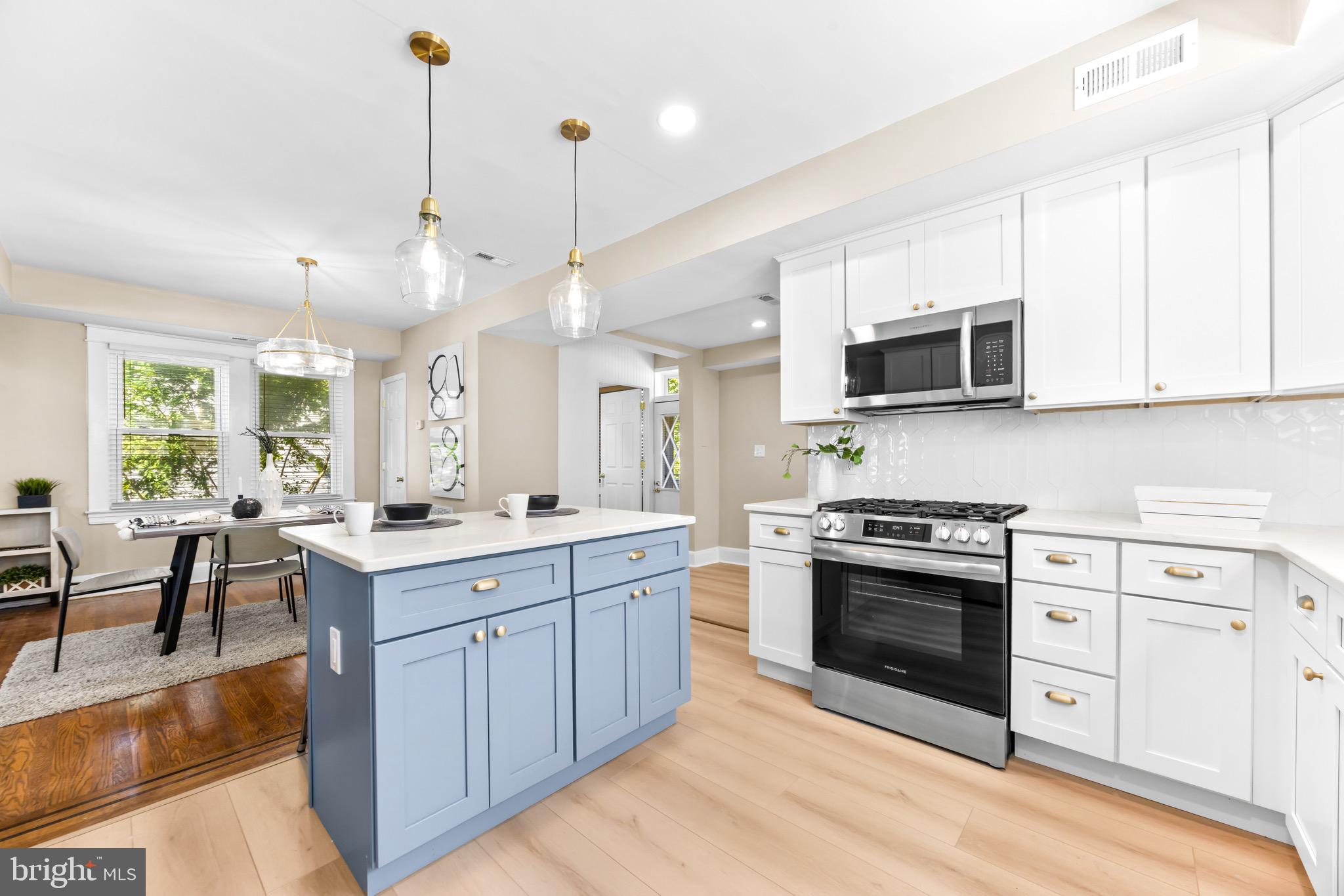 BEVERLY HILLS - Residential