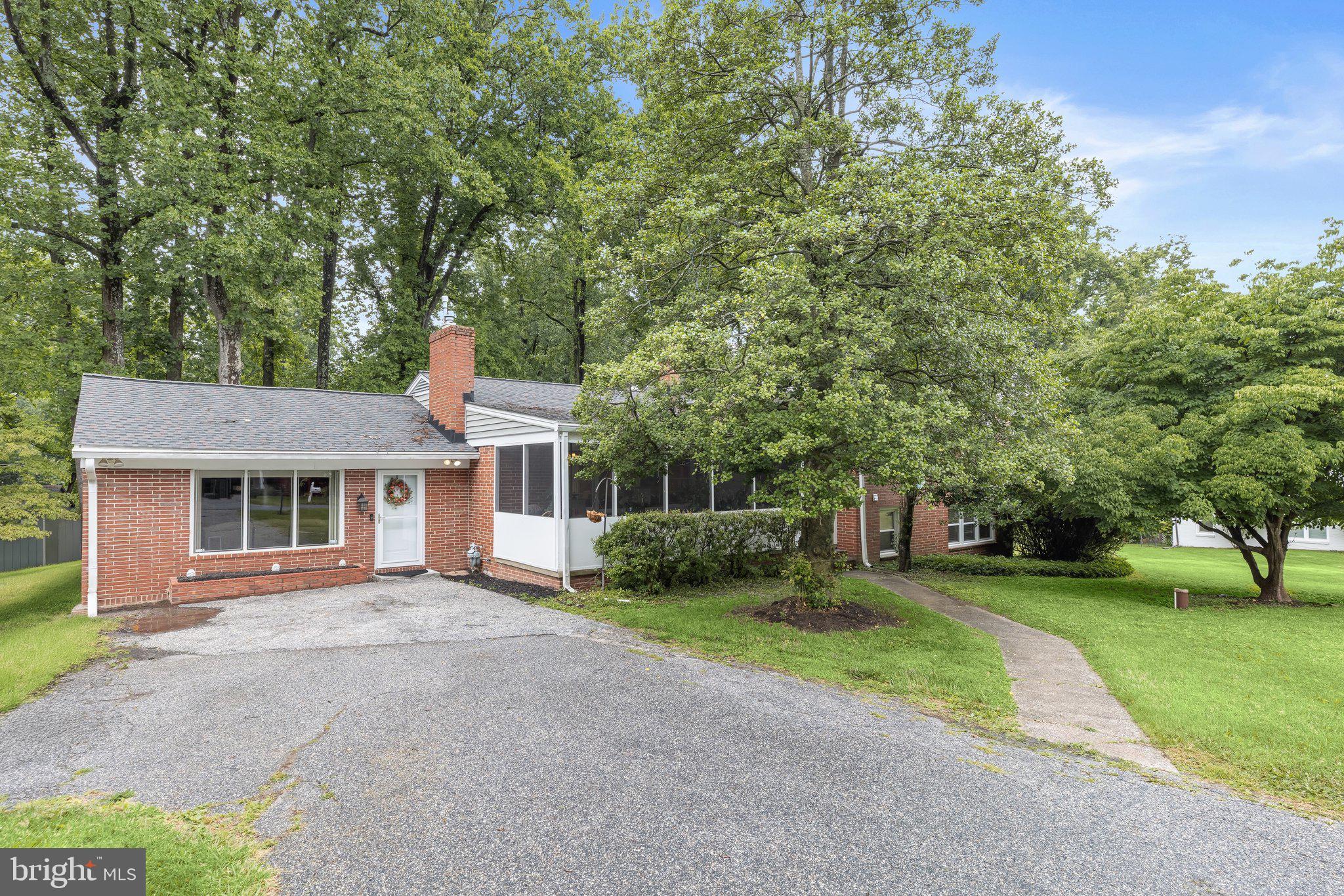 2 GREENLEA DRIVE