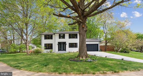 Photo of 4773 Farndon Court, FAIRFAX, VA 22032 (MLS # VAFX2273290)