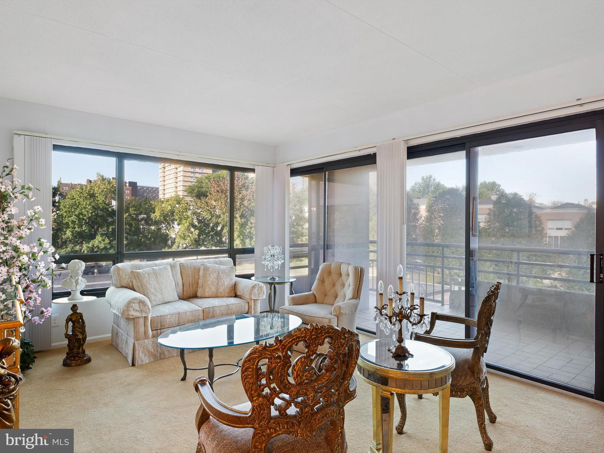 1100 LOVERING AVENUE UNIT 318
