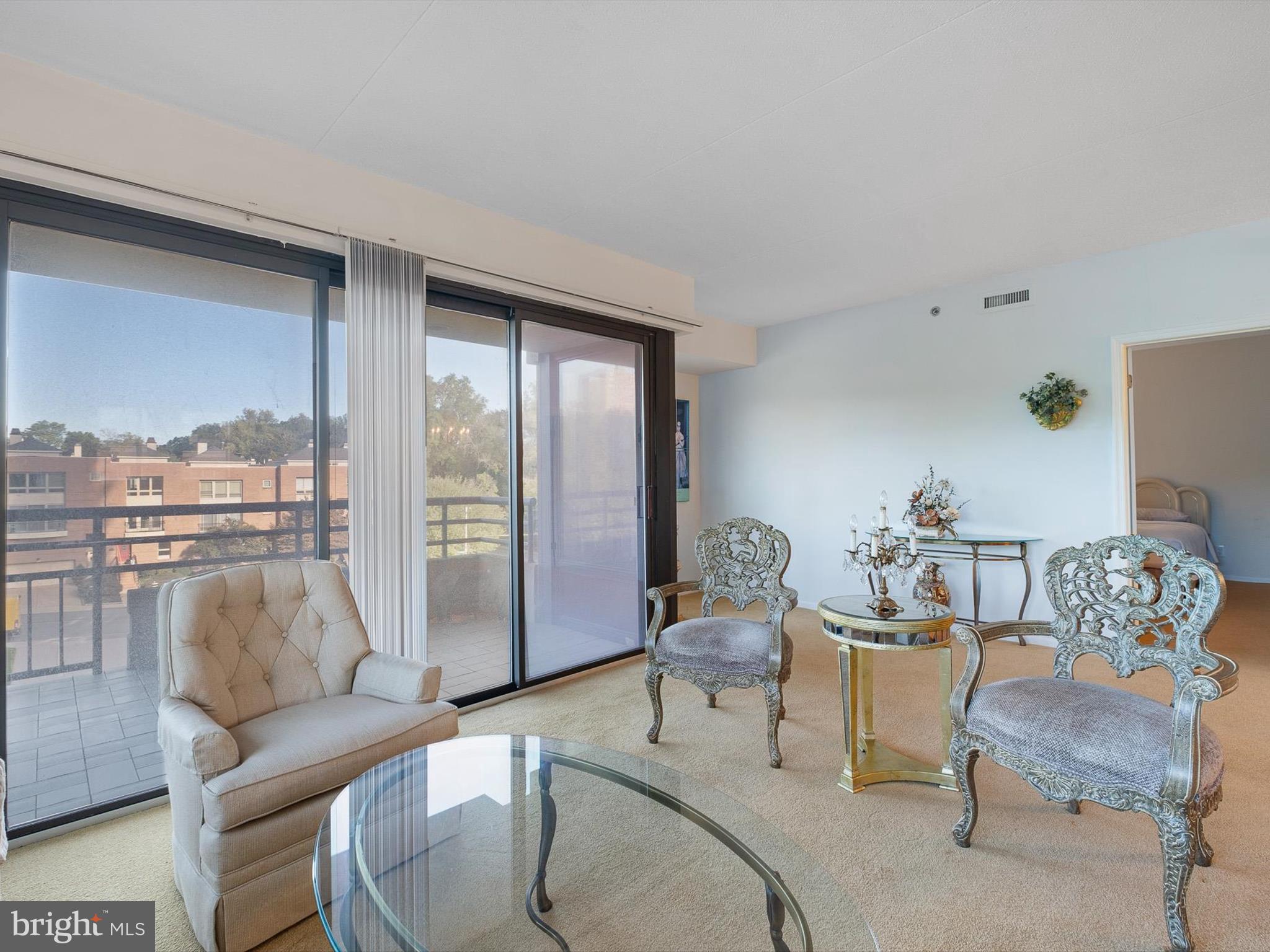 1100 LOVERING AVENUE UNIT 318