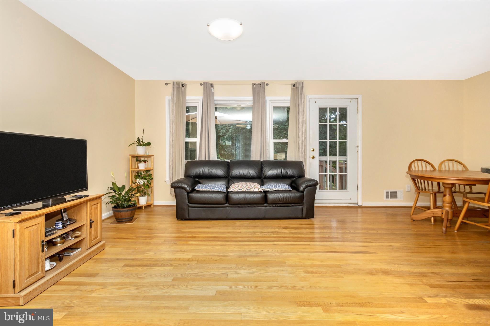 PT WHEATON OUT - Residential