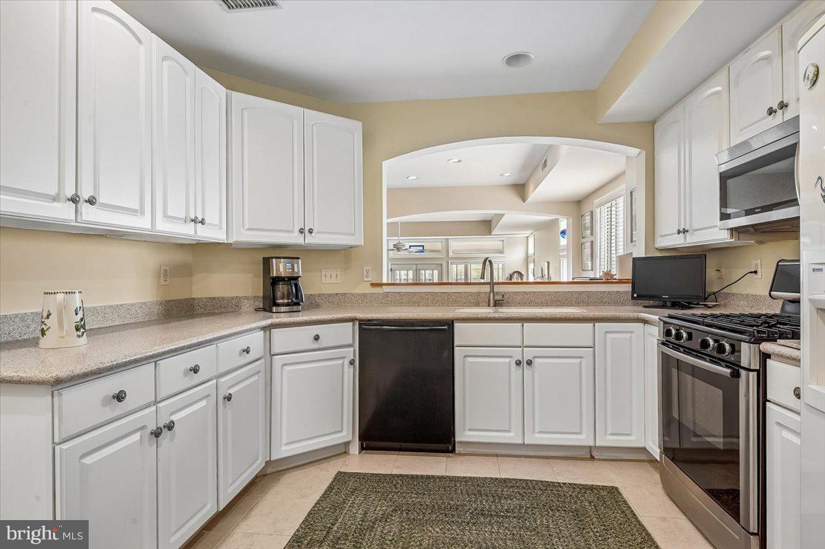 CHESAPEAKE HARBOUR - Residential