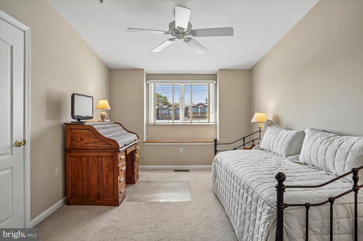 CHESAPEAKE HARBOUR - Residential