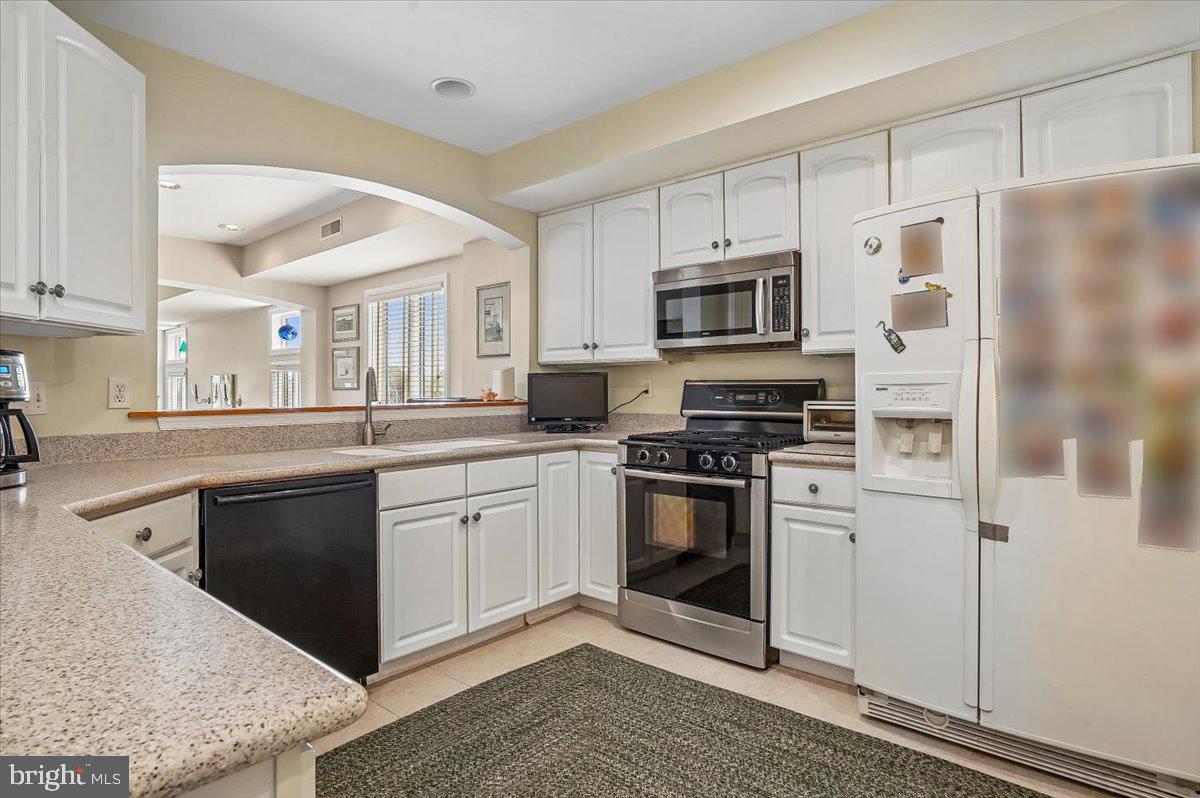 CHESAPEAKE HARBOUR - Residential