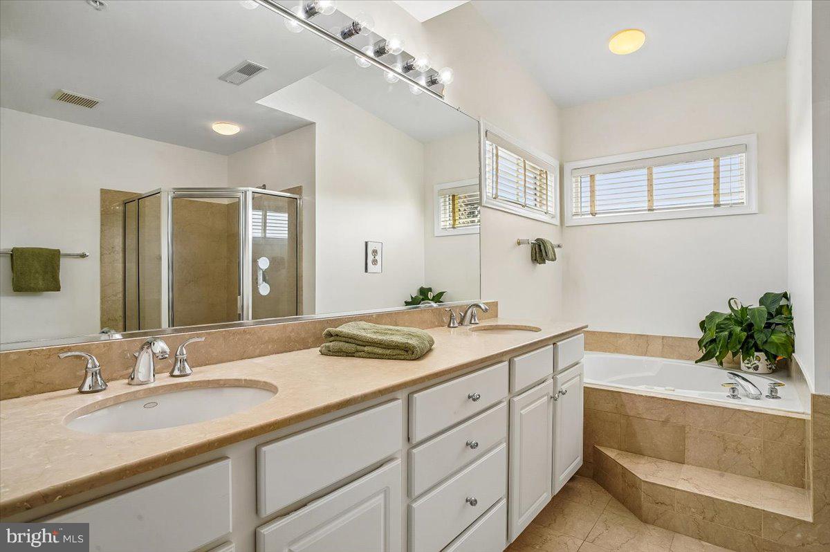 CHESAPEAKE HARBOUR - Residential