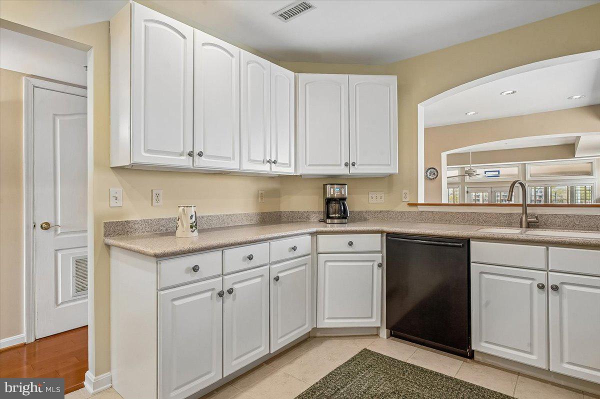 CHESAPEAKE HARBOUR - Residential