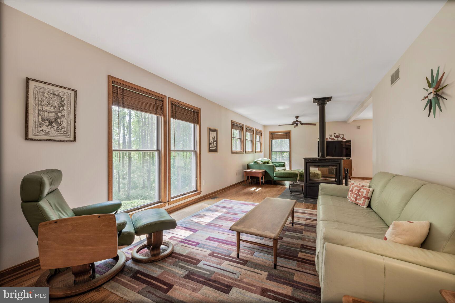13737 LAKESIDE DRIVE