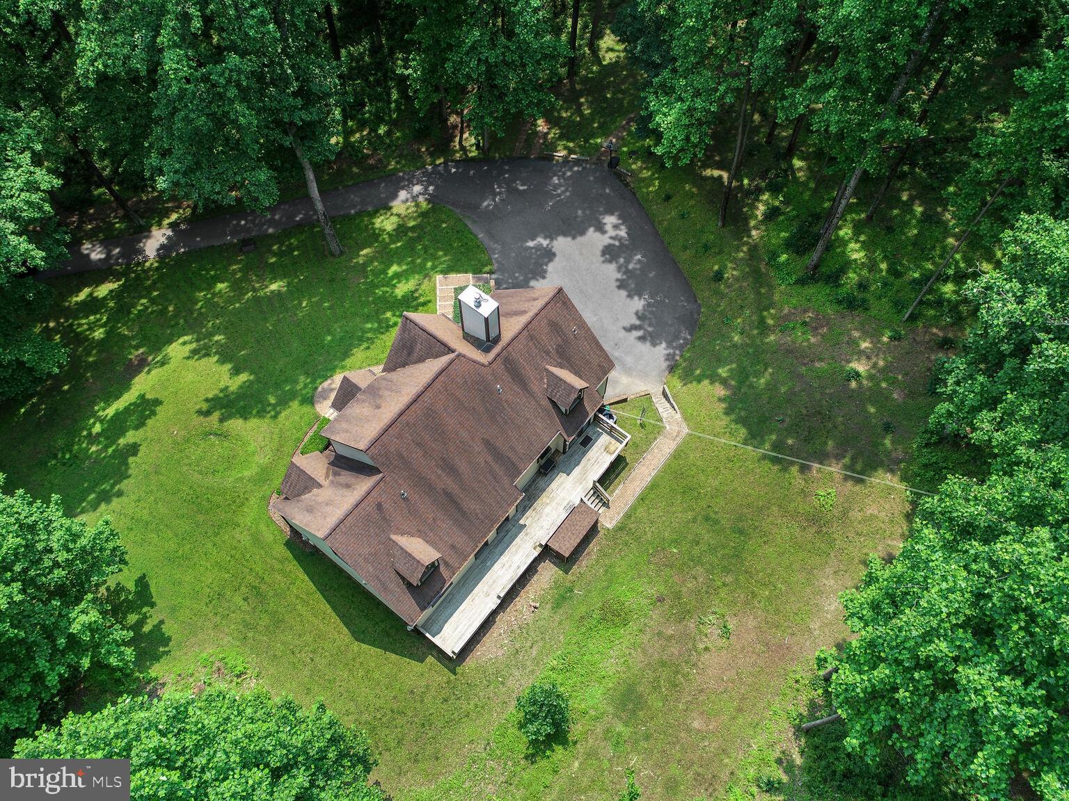 13737 LAKESIDE DRIVE