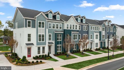 Photo of 1 Mulberry Lane #TYLER 20-R2, MANASSAS, VA 20110 (MLS # VAMN2010674)