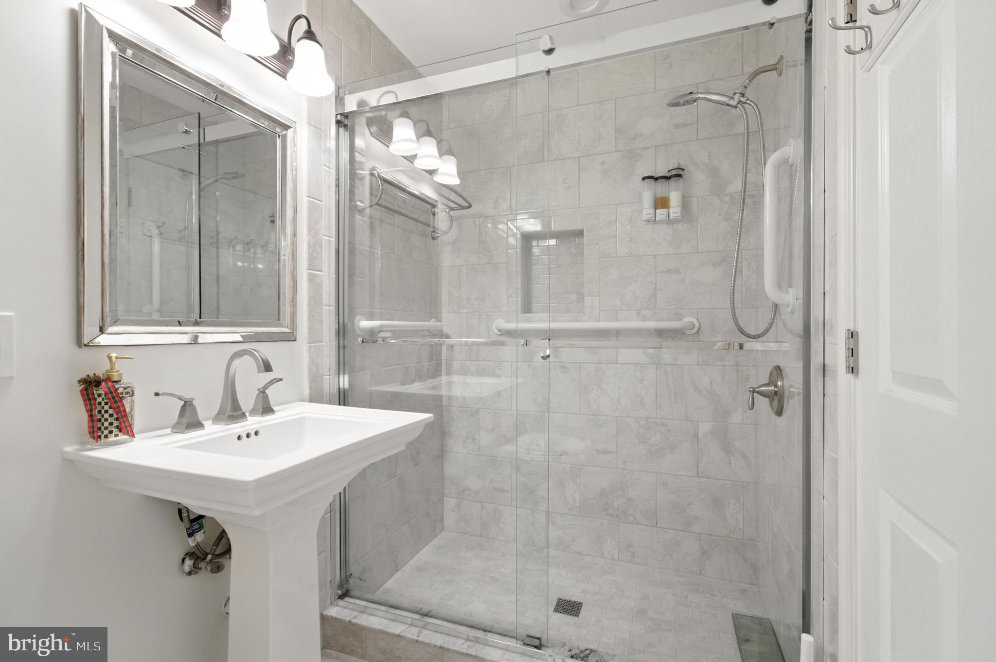 HICKORY RIDGE - Residential