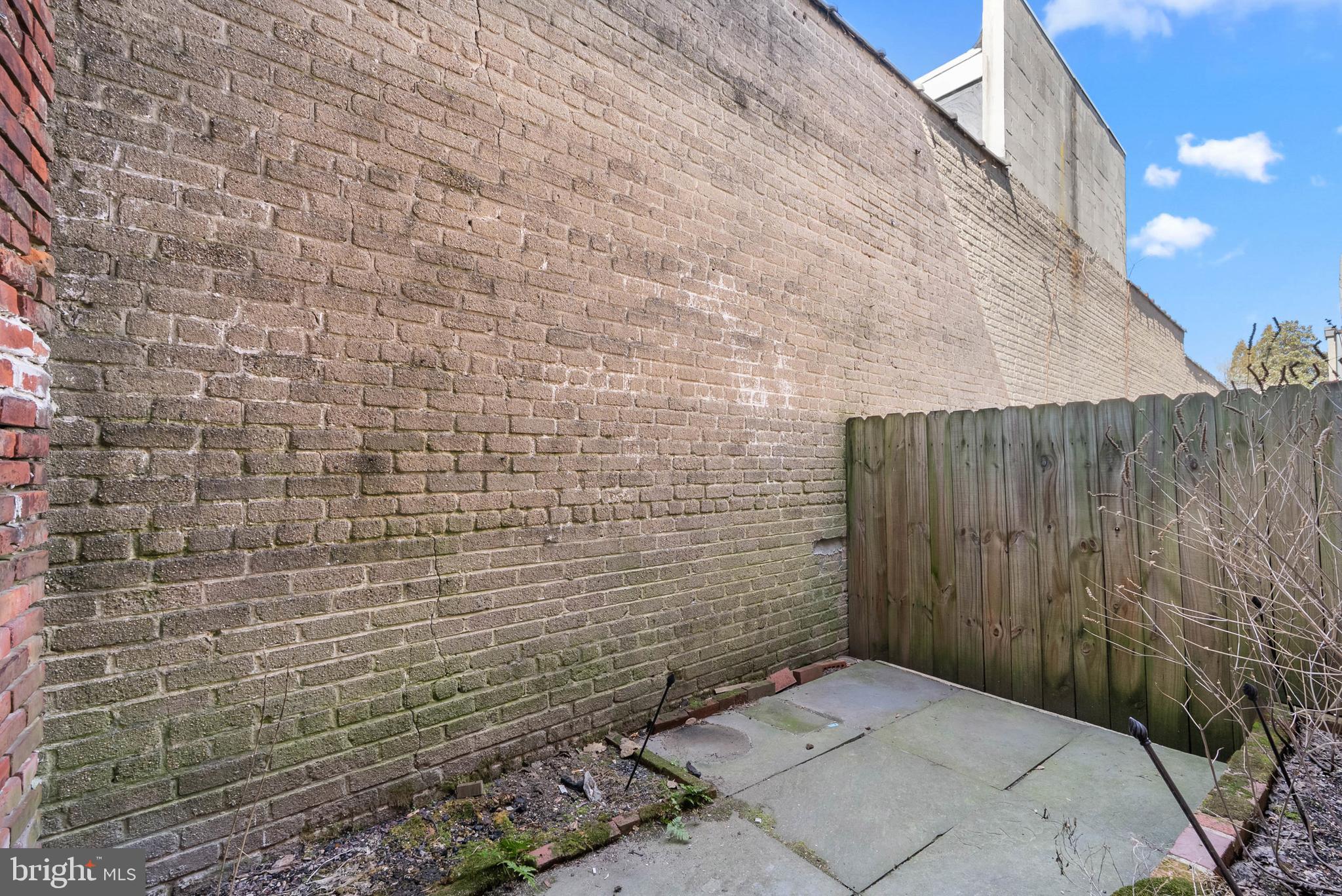 FAIRMOUNT - Residential Lease