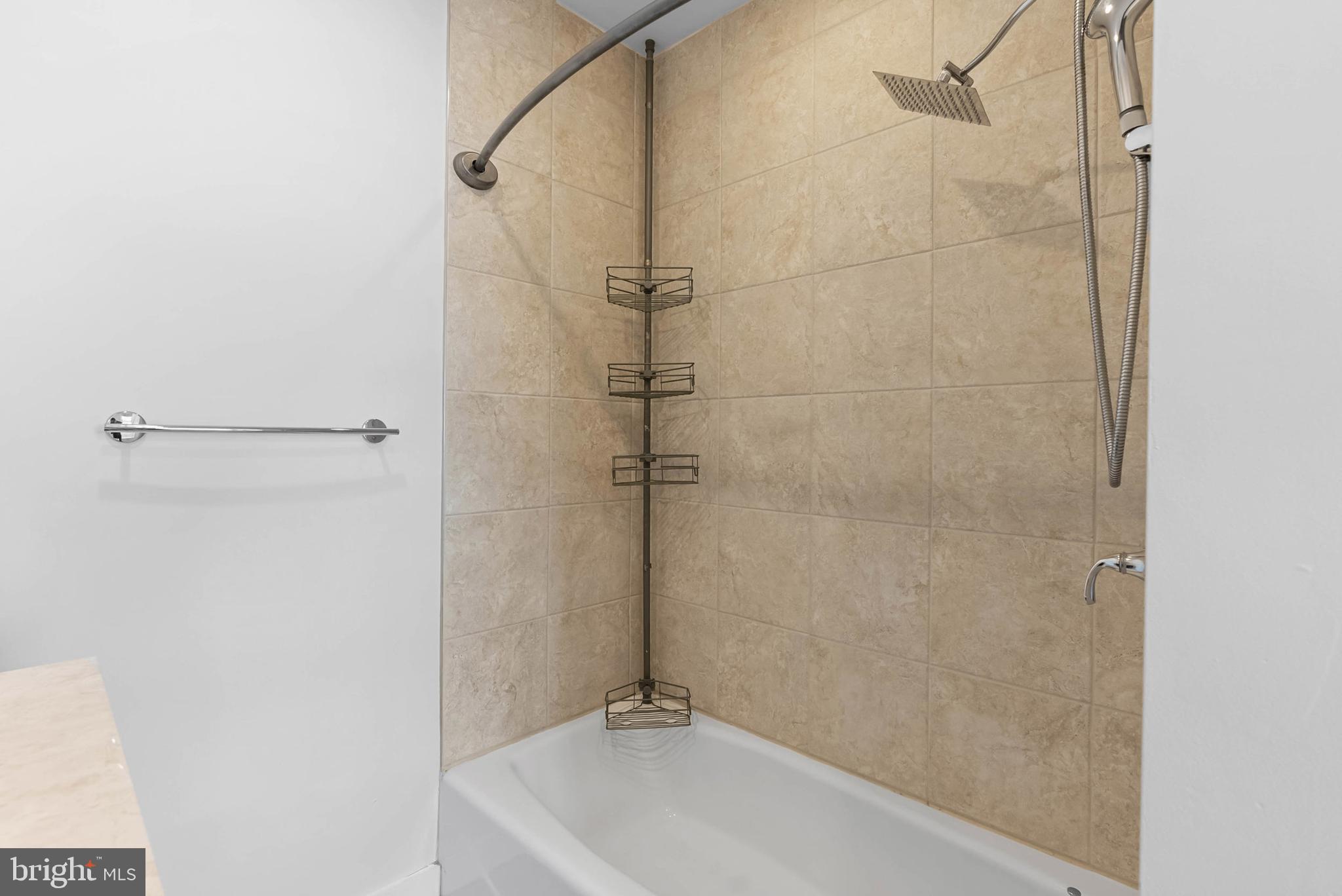 FAIRMOUNT - Residential Lease