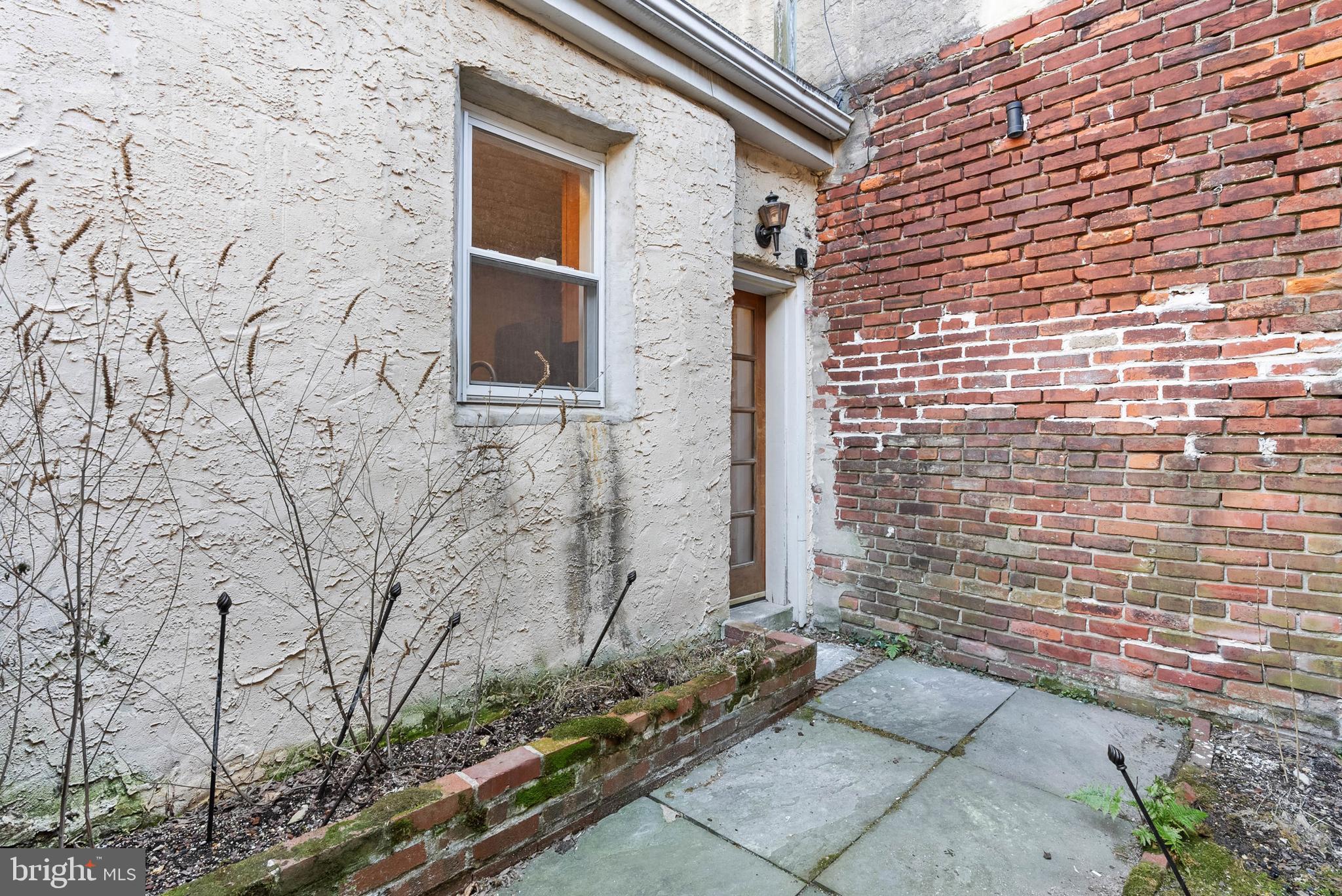 FAIRMOUNT - Residential Lease