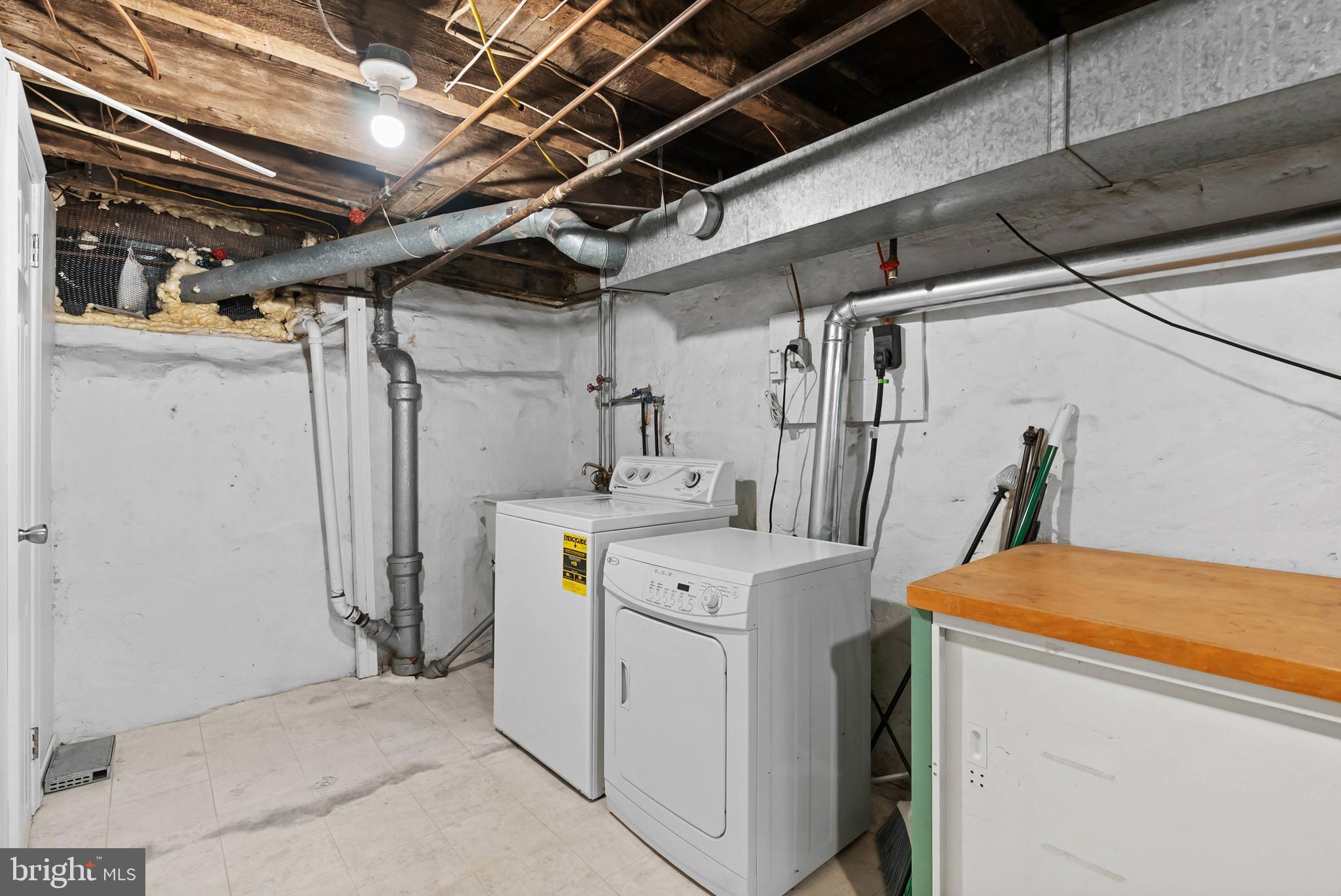 FAIRMOUNT - Residential Lease