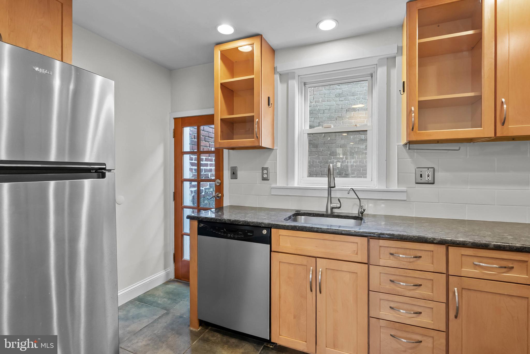 FAIRMOUNT - Residential Lease