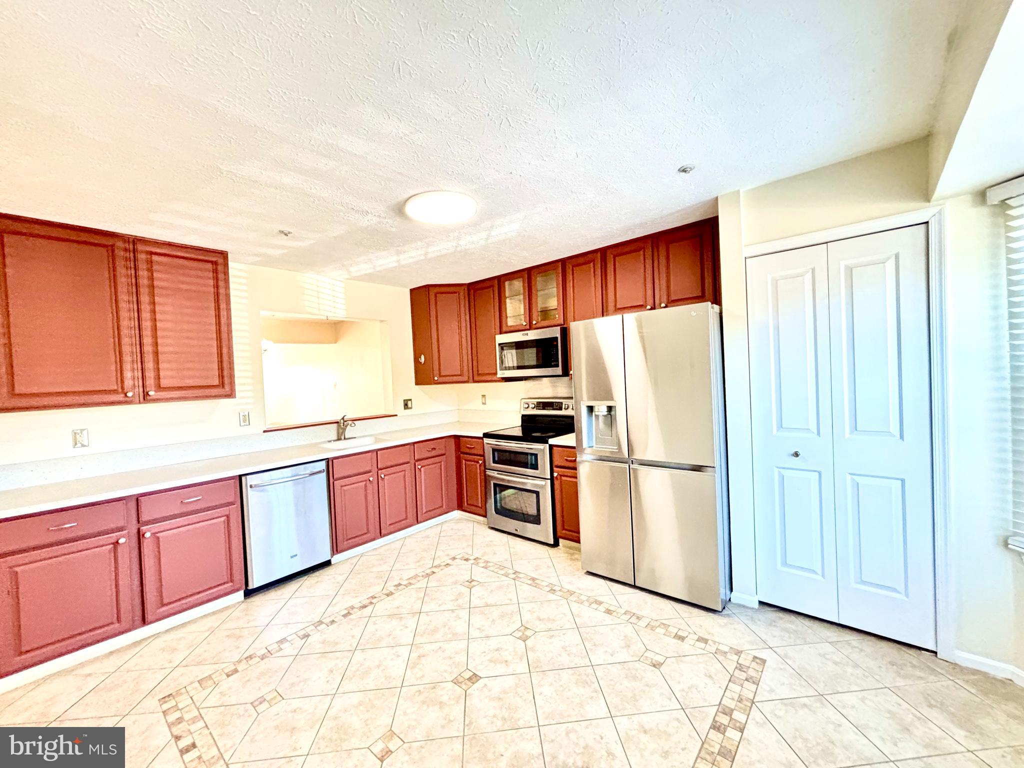 9279 BREWINGTON LANE