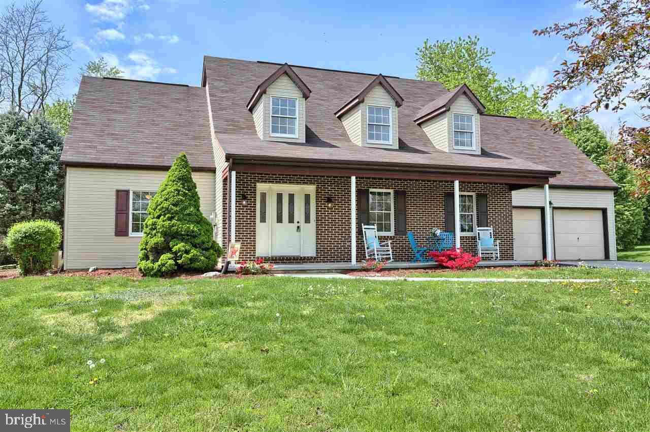 Beautifully Maintained and Spacious Cape Cod Home in Springville Terrace. Conveniently located to S.Middleton schools, ballfields, & Children?s Lake! Freshly painted, 3 bed 2.5 bath, new carpet throughout, granite counters, and a nicely finished basement. 2 fireplaces, covered front and back patio, spacious 2 car garage, new appliances, and efficient Natural Gas Heat. Large, flat backyard perfect for entertaining! Don't miss this one.