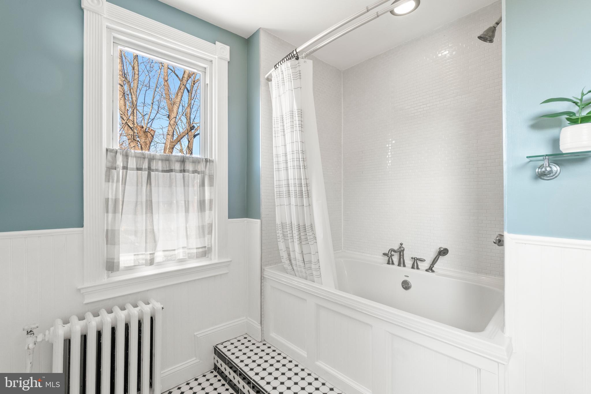 ROLAND PARK - Residential