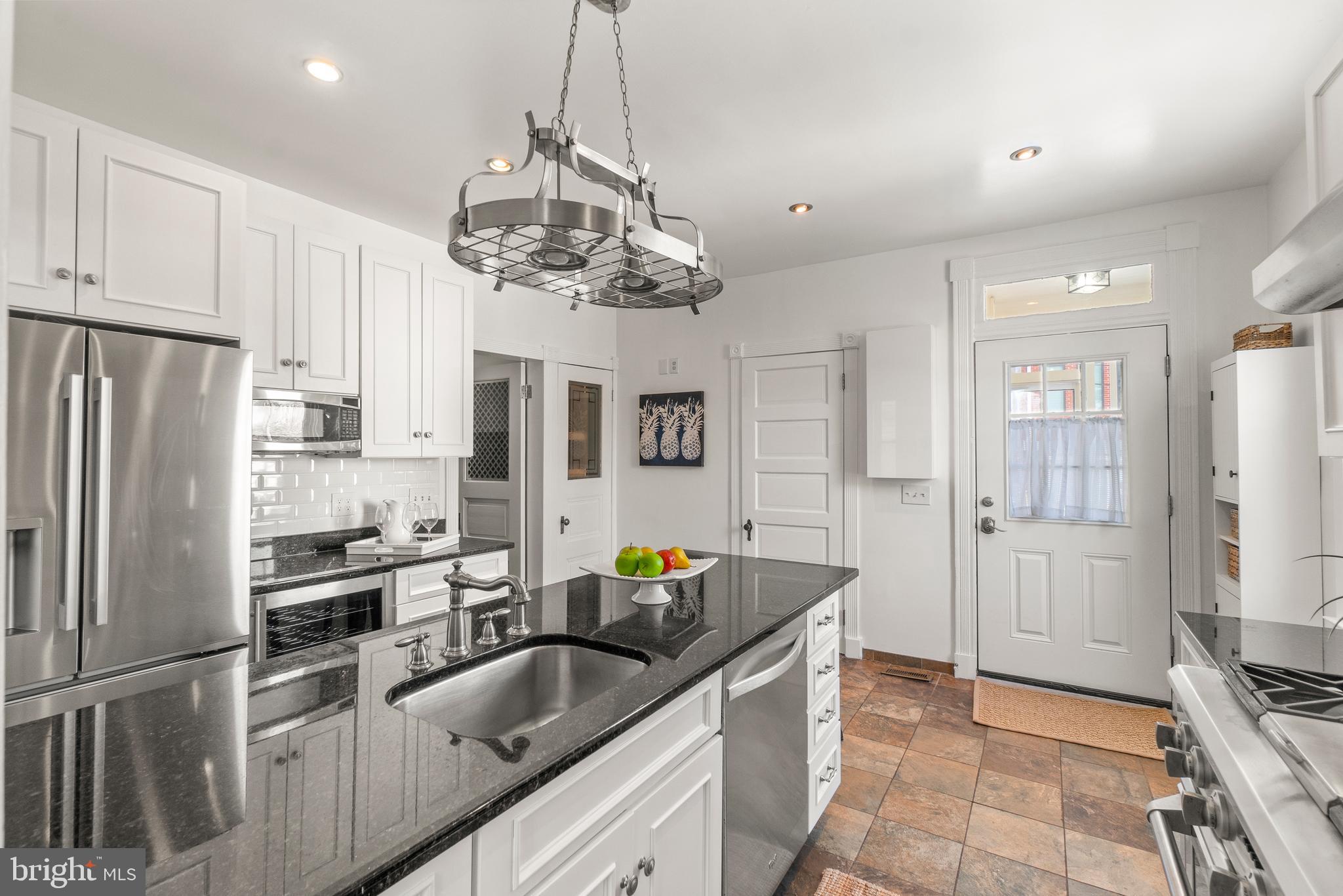 ROLAND PARK - Residential