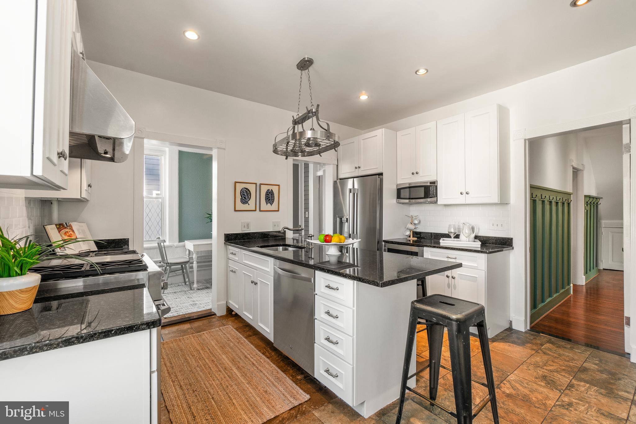 ROLAND PARK - Residential