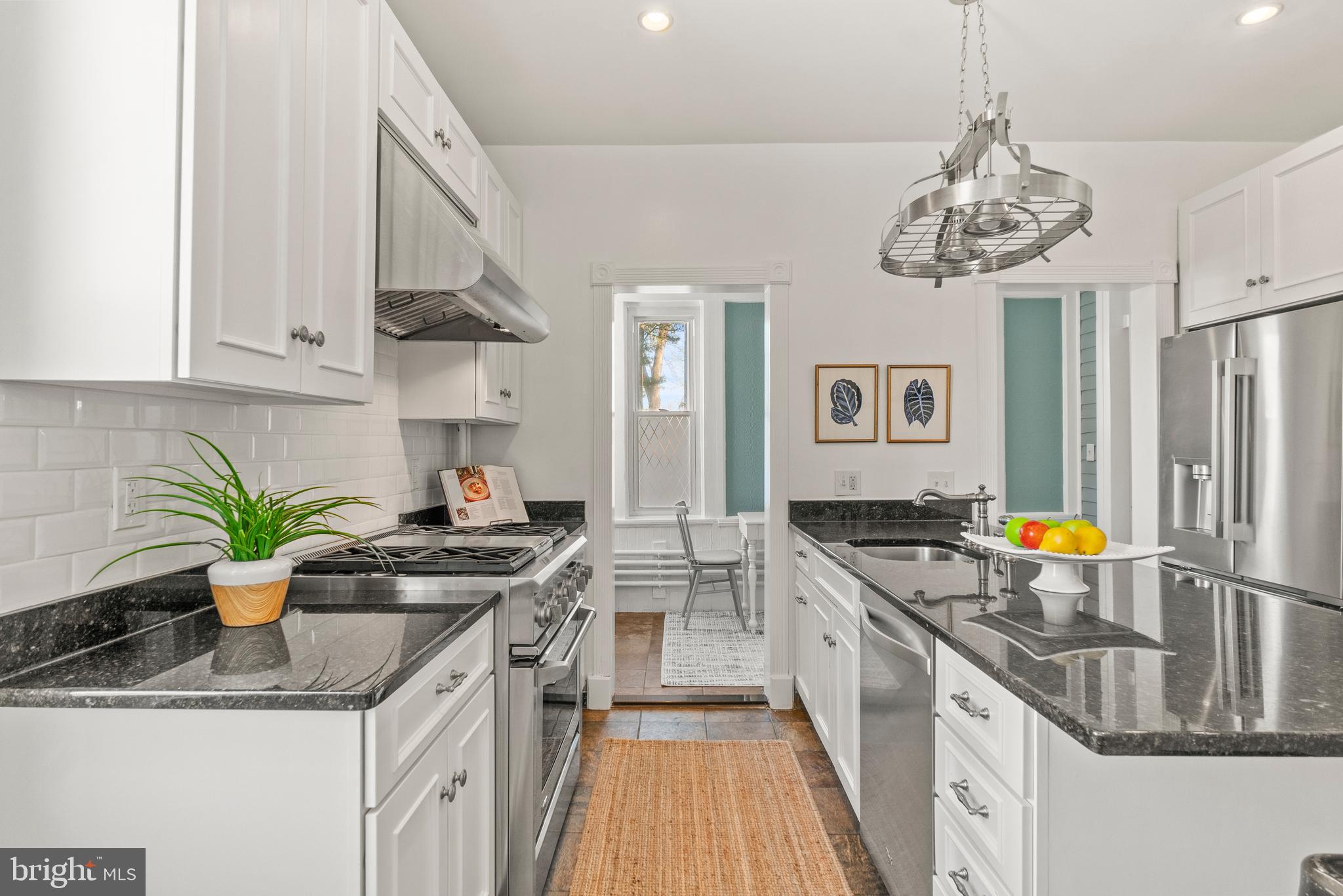 ROLAND PARK - Residential