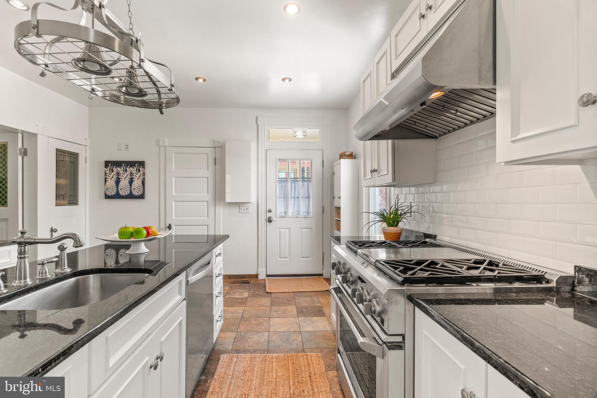 ROLAND PARK - Residential