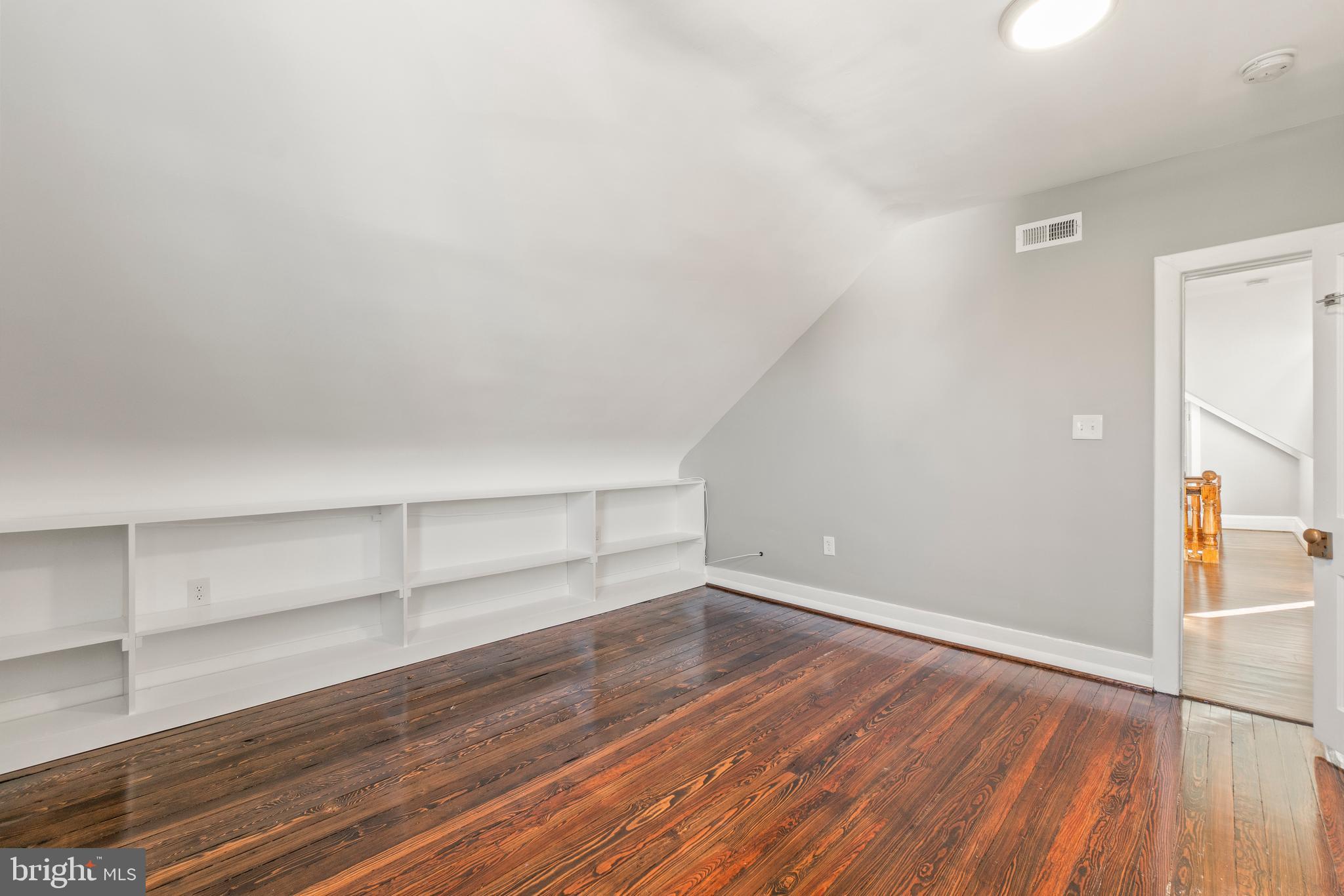 ROLAND PARK - Residential