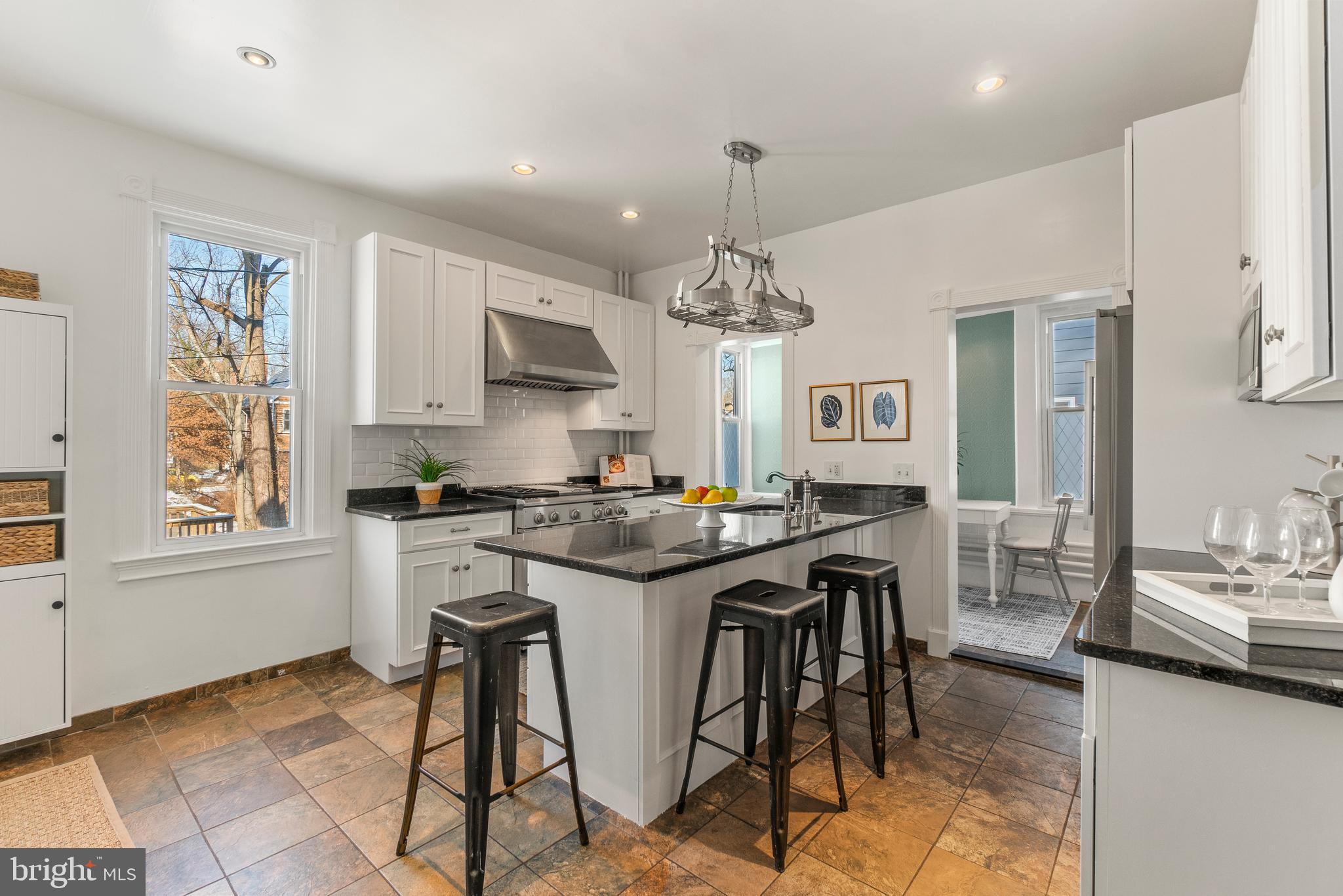 ROLAND PARK - Residential