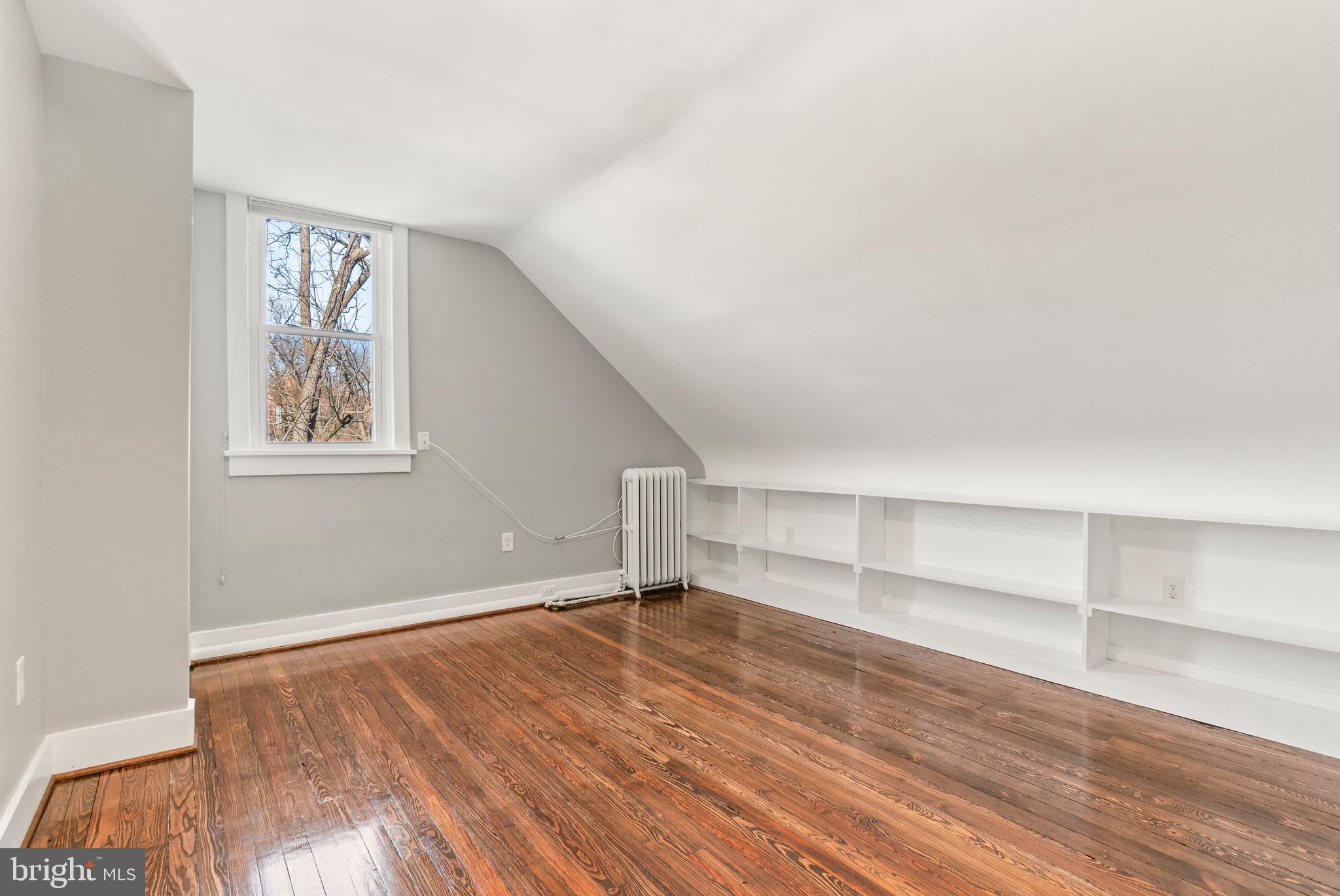 ROLAND PARK - Residential