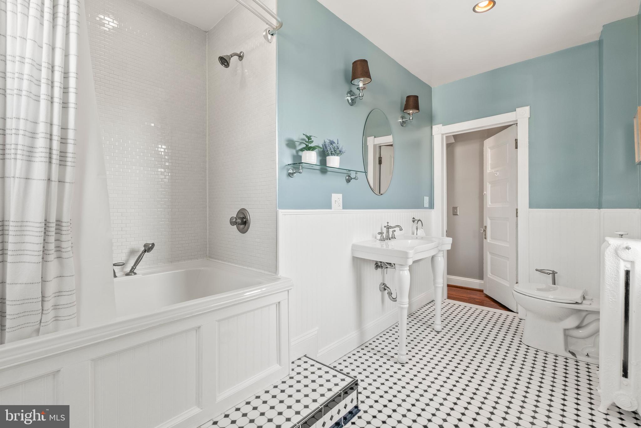 ROLAND PARK - Residential