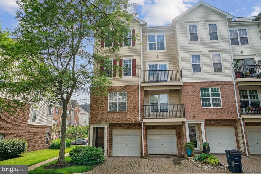 Welcome to 1610 Post Oak Dr, a beautifully updated 2-bed, 2.5 bath townhouse/condo!