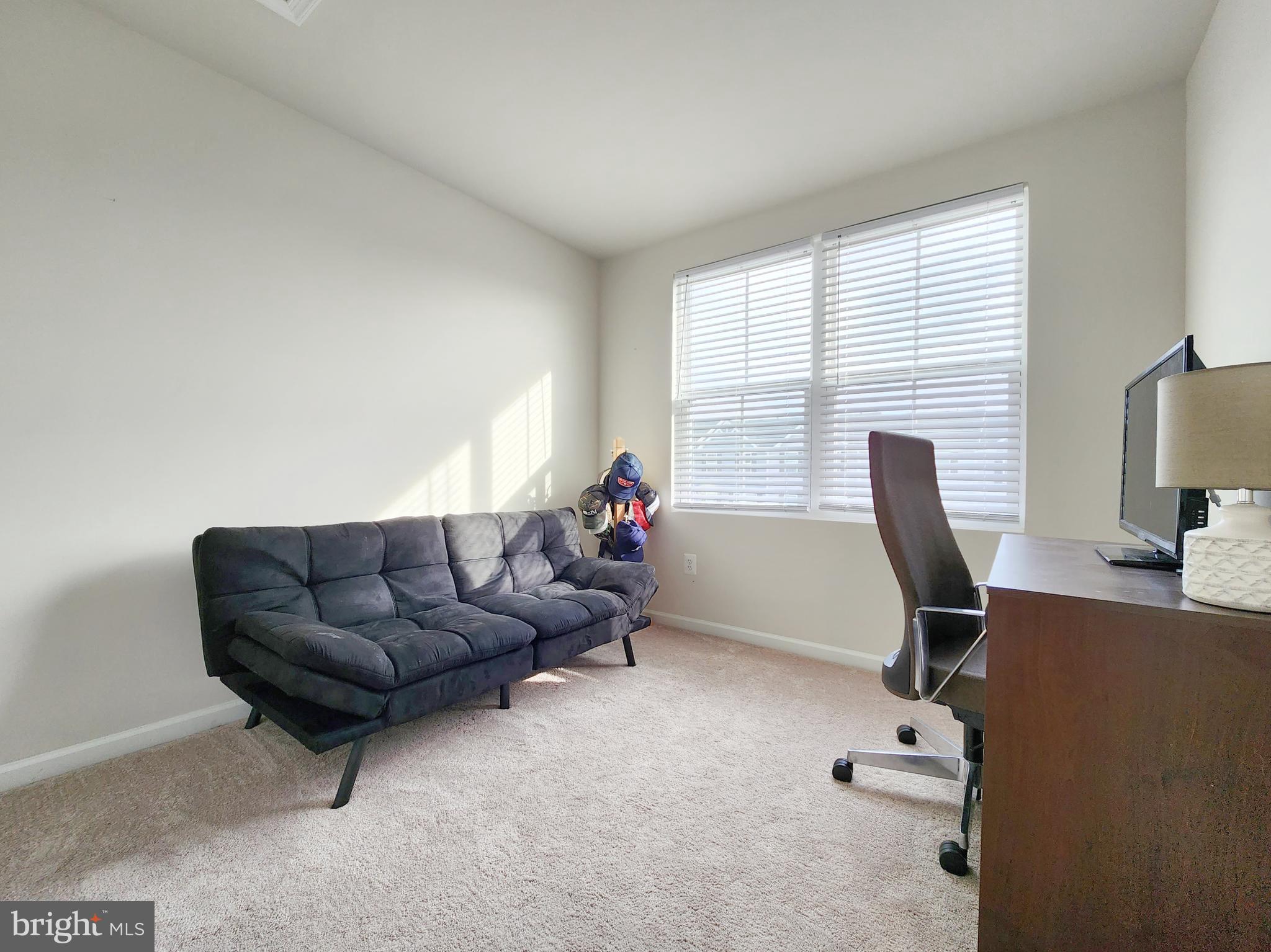 THE LAKES AT MARTINSBURG - Residential Lease